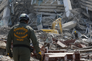 Terremoto de magnitud 7,7 golpea Myanmar, Bangkok y el suroeste de China
